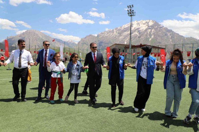 Hakkari’de 19 Mayıs Atatürk’ü Anma, Gençlik Ve Spor Bayramı Coşkusu