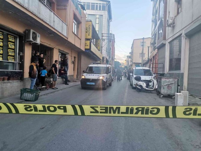 İ̇zmir’de İhbara Giden Polis Aracına ‘Mermi’ İsabet Etti