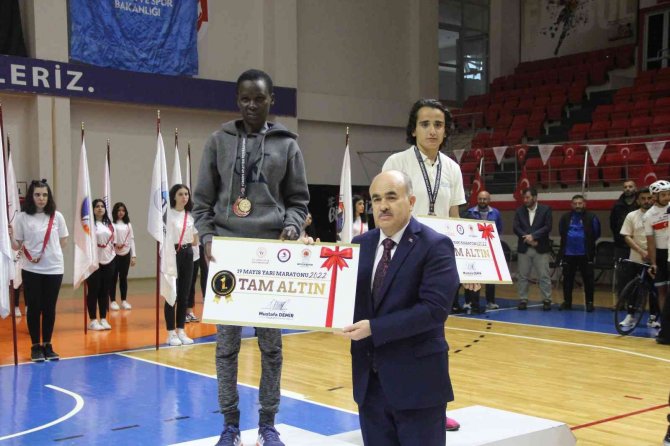 19 Mayıs Yarı Maratonu’nda Kenya Rüzgarı