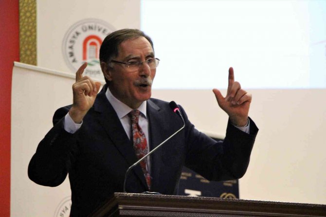 Şeref Malkoç’tan Üniversitelilere İş Bulma Tavsiyesi: “Bu Dillerden Birini Öğrenin, İş Bulamazsanız Yanıma Gelin”