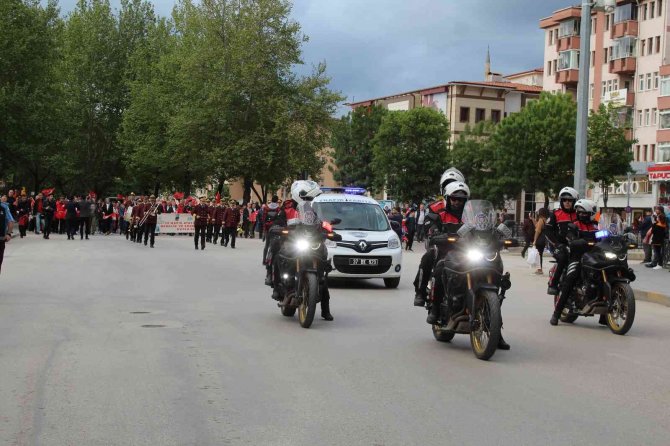 Kastamonu’da Yüzlerce Vatandaş Türk Bayrakları İle Yürüdü