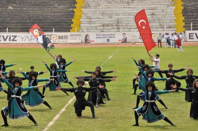 Kuşadası’nda 19 Mayıs Coşkusu