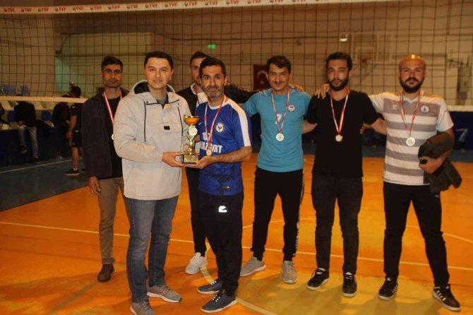 Malazgirt’te ‘Kurumlar Arası Voleybol Turnuvası’nın Şampiyonu Belli Oldu
