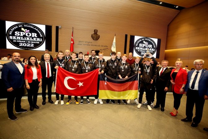 Kardeş Kentler Basketbol Turnuvası’nda Dostluk Kazandı