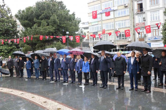 Samsun’da 19 Mayıs Kutlamaları Yağmur Altında Başladı