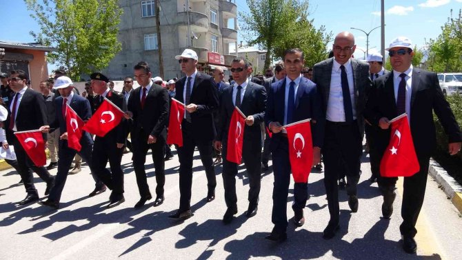 Van’da 19 Mayıs Atatürk’ü Anma, Gençlik Ve Spor Bayramı Coşkusu