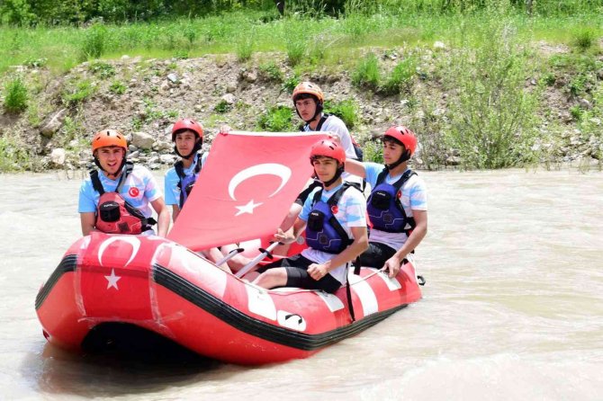 Çatak’ta 19 Mayıs Atatürk’ü Anma, Gençlik Ve Spor Bayramı Coşkusu