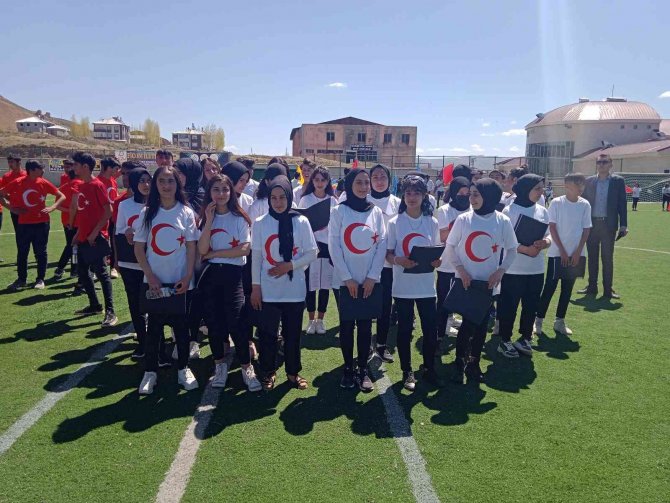 Özalp’te 19 Mayıs Atatürk’ü Anma, Gençlik Ve Spor Bayramı Coşkusu