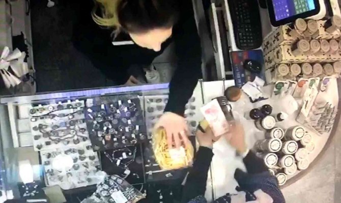 Tırnakçılar Çok Sayıda Esnafın Canını Yaktı