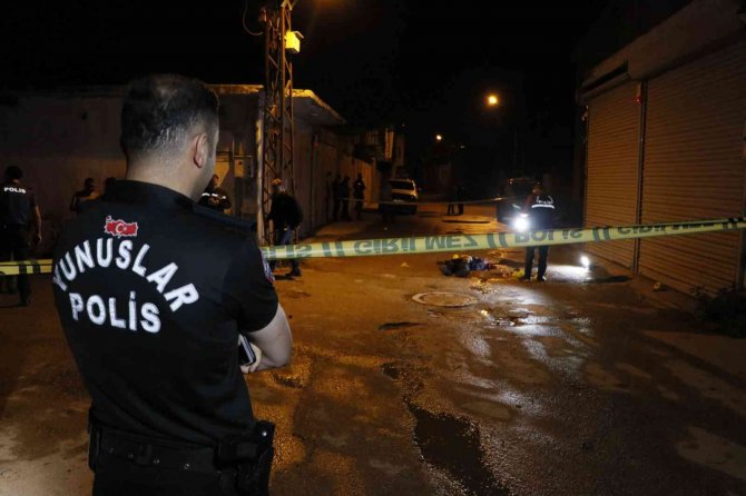 Silahlı Çatışmada Başından Vurulan Kişi Öldü