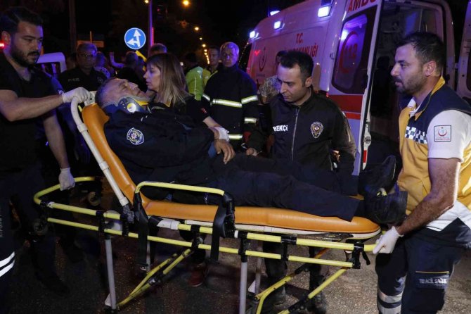 Adana’da Polis Aracıyla Otomobil Çarpıştı: 4 Yaralı