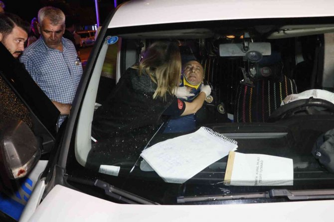 Adana’da Polis Aracıyla Otomobil Çarpıştı: 4 Yaralı