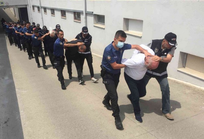 Cinayeti Azmettirmekten Aranan Çete Lideri Şafak Baskınında Yakalandı