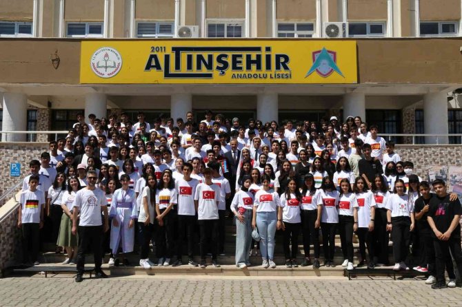 Altınşehir Anadolu Lisesinde İ̇kinci Dil Şenliği Düzenlendi