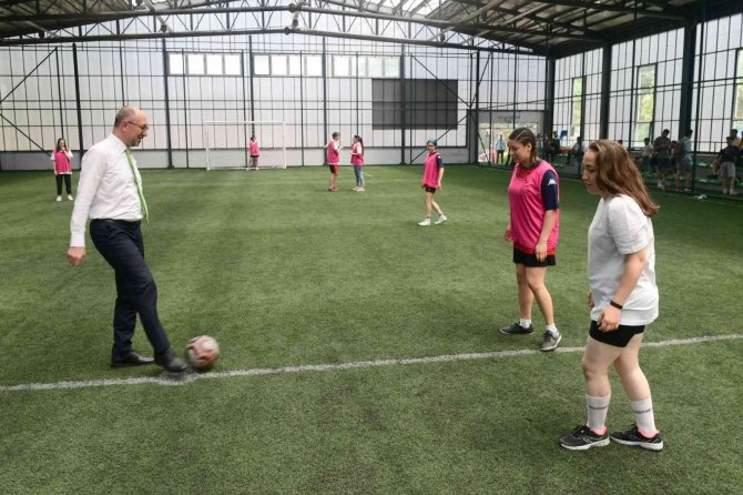 “Anadolu World Cup 2022 Halı Saha Turnuvası" Başladı