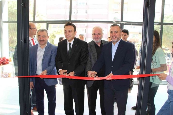 Bandırma’da Tübi̇tak 4006 Bilim Fuarı Açıldı