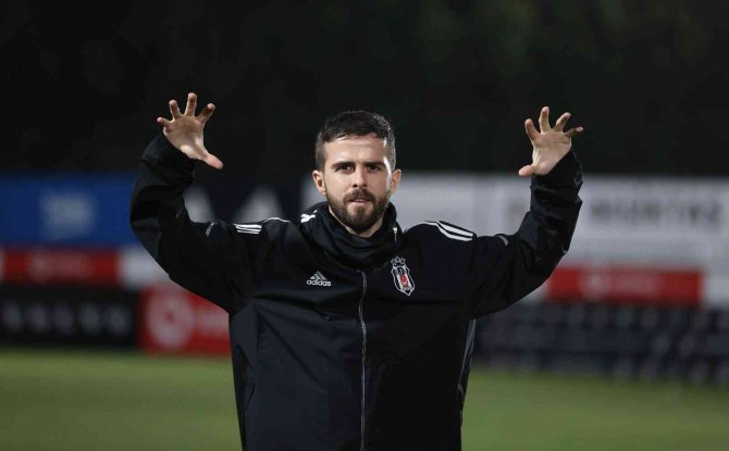Pjanic, Beşiktaş’a Veda Etti