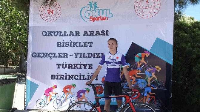 Balıkesir’de Okullar Arası Bisiklet Türkiye Birinciliği Başladı