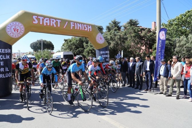 Balıkesir’de Okullar Arası Bisiklet Türkiye Birinciliği Başladı