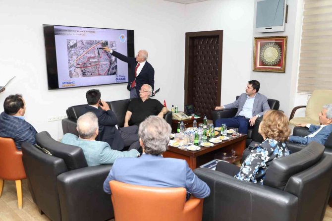 Başkan Gültak, Bakan Kurum’a Projelerini Anlattı