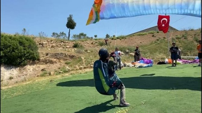 Kaymakamdan Pamukkale Semalarında Anlamlı Uçuş