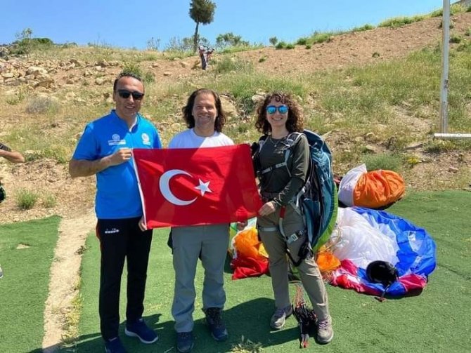 Kaymakamdan Pamukkale Semalarında Anlamlı Uçuş