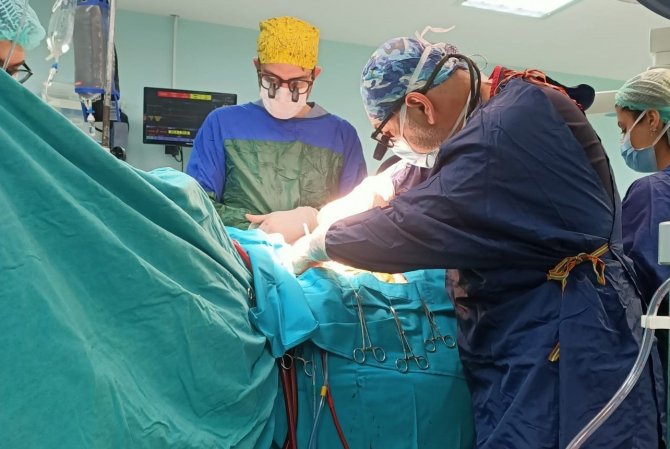 Bir Günde İki Koroner Bypass Yaptılar