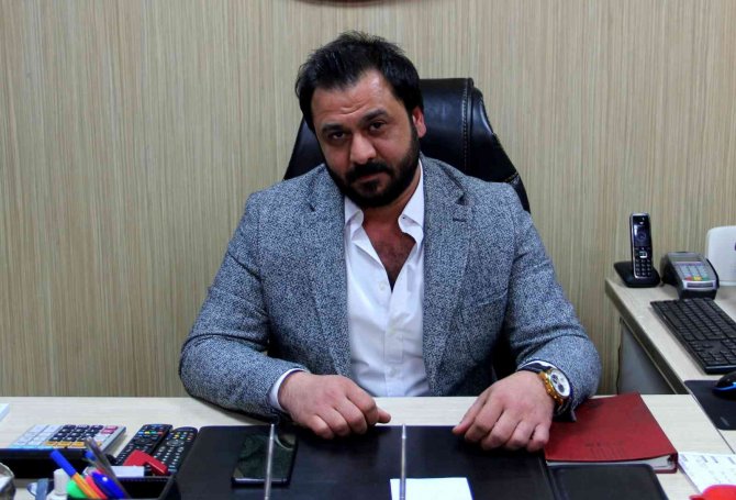 Küçük Hırsızın Rahatlığı Pes Dedirtti, İşyeri Sahibinin Dikkati Hırsızlığı Önledi