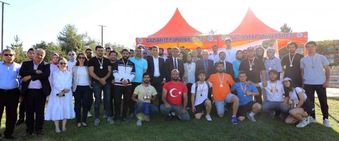 Uluslararası Gençlik Festivalinde Dereceye Giren Sporculara Ödül