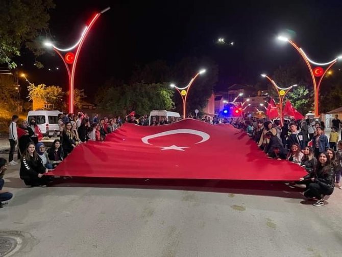 Çukurca’da Meşaleli Gençlik Yürüyüşü