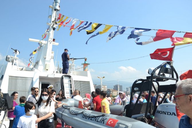 İ̇skenderun’da Sahil Güvenlik Botunu Bin 930 Vatandaş Ziyaret Etti