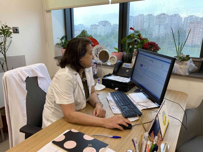 Doç. Dr. Ebru Şen’den Meme Kanseri Uyarısı: “Çürüme Oluşana Kadar Doktora Gitmeyenler Var