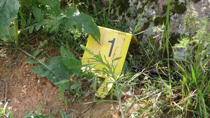 Liseli Eski Sevgililerin Mezarlıktaki Buluşması Kanlı Bitti: 1’i Ağır 2 Yaralı