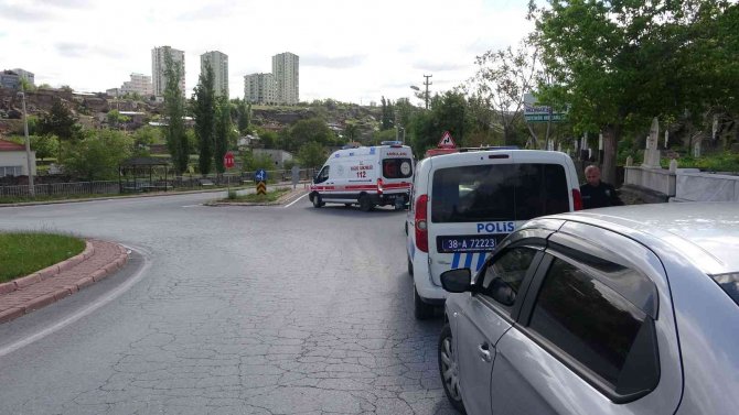 Liseli Eski Sevgililerin Mezarlıktaki Buluşması Kanlı Bitti: 1’i Ağır 2 Yaralı