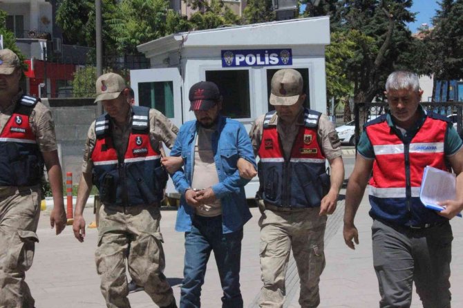 Sınırda Yakalanan Deaş Üyesi Terörist, Adliyeye Sevk Edildi