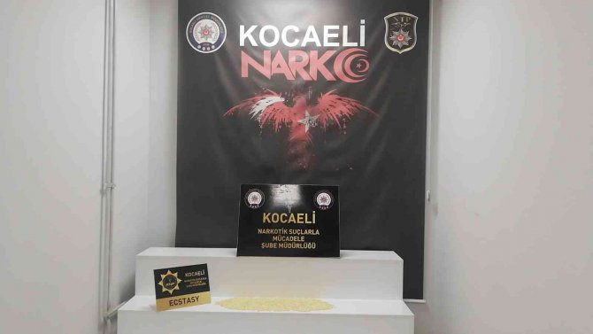 Oyuncak Gemilere Uyuşturucu Saklayan Şüphelilere Polis Şoku