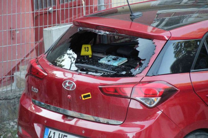 Sokak Ortasında Silahlı Bıçaklı Kavga: 1 Ölü, 3 Yaralı