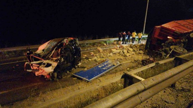 Bilecik’te Tır Devrildi: 1 Yaralı