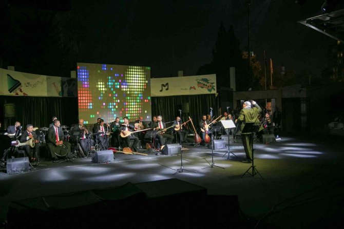 Mersin Büyükşehir Belediyesinden ‘Yıldızların Altında’ Konseri
