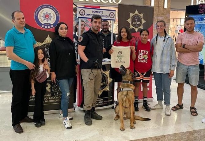 Avm’de Narkotik Köpeğiyle Uyuşturucuyla Mücadele