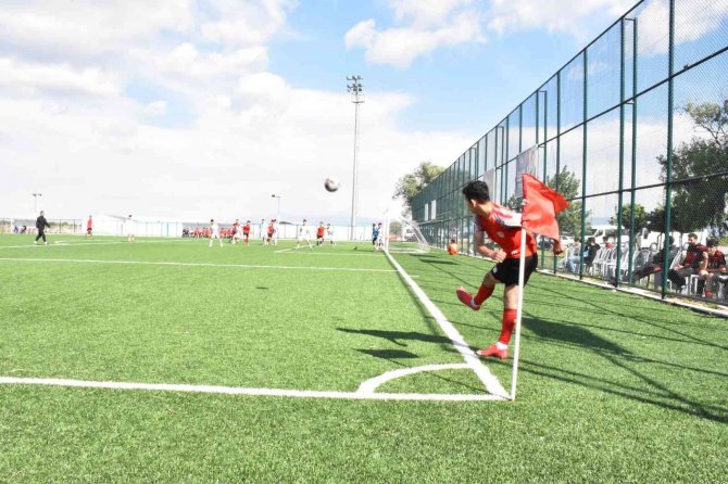 Şehzadeler Belediyesi 19 Mayıs’ta Samet Algu Futbol Turnuvası Düzenledi