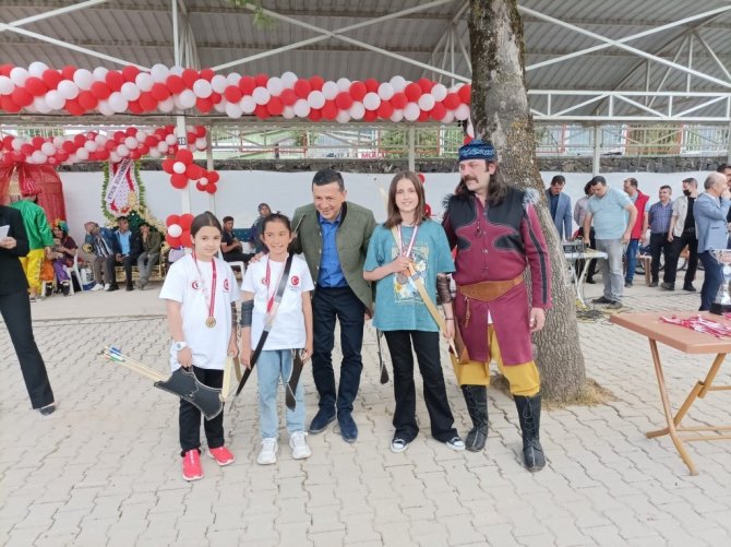 Simav’da Yapılan Türk Okçuluğu Yarışmalarına Gedizli Sporcular Damga Vurdu