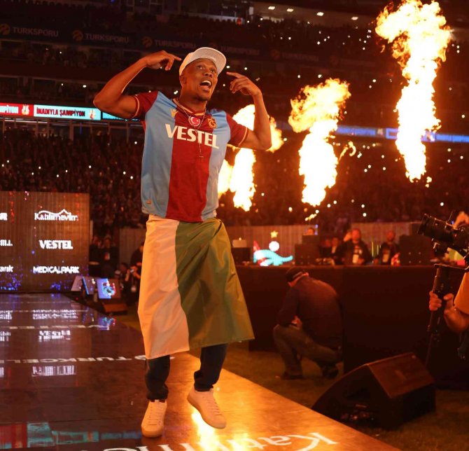 Nwakaeme: "Burada Mutluyum Ve Kalmak İstiyorum"