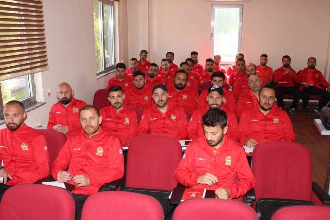 Dr. Mustafa Palancıoğlu Grassroots-c Futbol Antrenör Kursu Kayseri’de Başladı