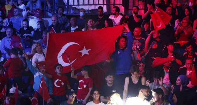 Buse Naz Çakıroğlu: “Şampiyon Olmamız Paris İçin Umut Işığı”