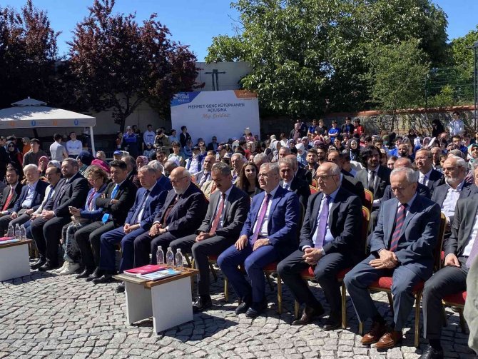 Bakan Özer: “İ̇ki Aylık Sürede 16 Bin 361 Kütüphane Yaptık”