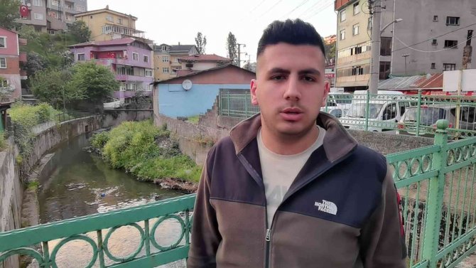Derede Ördek Yakalayan Su Samuru Görenleri Şaşırttı