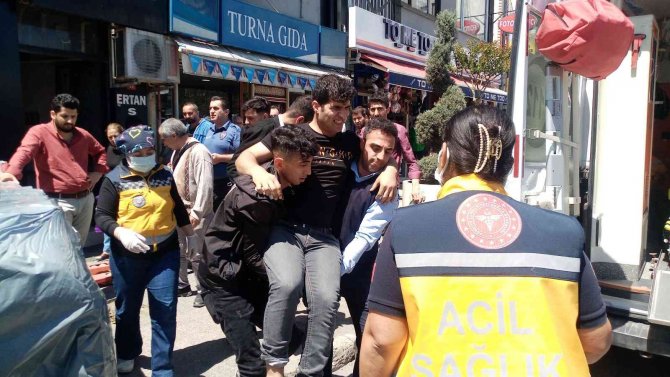 Tekirdağ’da 2 Ton Kuruyemiş Yüklü El Forklifti İşçinin Üzerine Devrildi