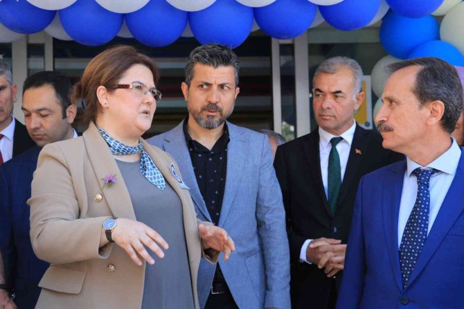 Bakan Derya Yanık: “Lisede Öğrendiklerim Hayatımı Şekillendirmeme Etki Etti”