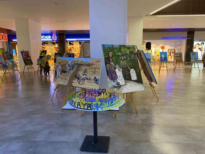 Doğa Kirliliğine Dikkat Çekti, Atık Malzemelerden Sanat Ortaya Çıkardı